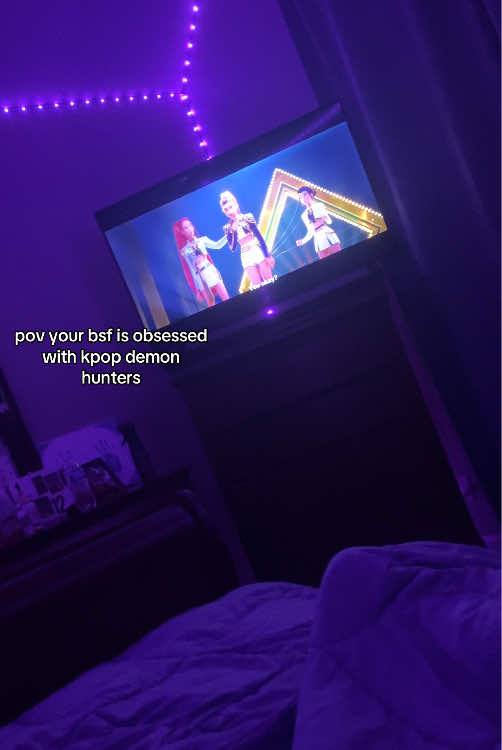 it's taken over #kpopdemonhunters #huntrix #UURAH #textmessage #bestfriend #viral #fyp #fentysuperbrandday #blowthisup 