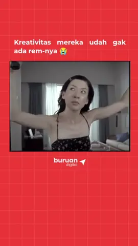 Kenapa sih iklan-iklan dari Thailand pada absurd banget? 😂 Kadang iklannya nggak masuk akal, tapi… ya justru itu yang bikin nempel di otak. Ternyata ini alasannya: Karena  disana, orang tiap hari diserbu ribuan iklan. Biar iklannya bisa “nyangkut”, brand harus mikir gimana caranya jadi paling beda. Akhirnya muncullah iklan-iklan yang aneh, nyeleneh. Tapi ya itu tadi... dilihat, diingat, dibahas — dan ujung-ujungnya dibeli. Menurut kamu, strategi kayak gini cocok nggak dipakai di Indonesia?
