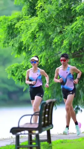 Set đồ chạy bộ đẹp quá #chaybo #thoitrangchaybo #aochaybo #quanchaybo #giaychaybo #xuhuong #dongluctapluyen #kyluatbanthan 