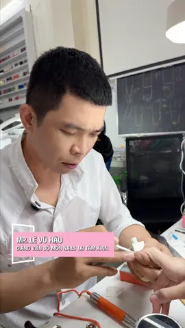 Giảng viên nail chia sè cách dễ qua bài sơn trắng nha 💅 #nailartist #xuhuong #trending #nail #nailtutorial 