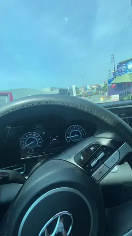 Nếu một lúc nào đó bn k ổn,hãy thử lái xe đi dạo, buồn có thể vơi có thể k,nhưng xăng thì chắc chắn sẽ hết😄#xuhuong#laixeantoan #huyndai#elantra#cuoituandidau 