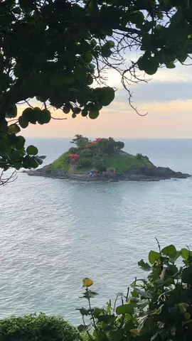 “Người ơi, em đã đến gõ cửa thế nhưng không vào Nhà vẫn thiếu một người, anh nỡ khoá lại được sao “ #bìnhminh #tamtrang #fyp #travel 