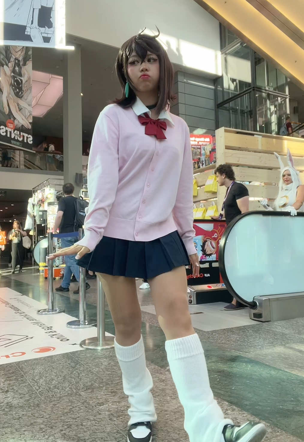 I love this dance move 😂💗last day of the con! Lets goo  #momoayase #dandadan #dandadancosplay 