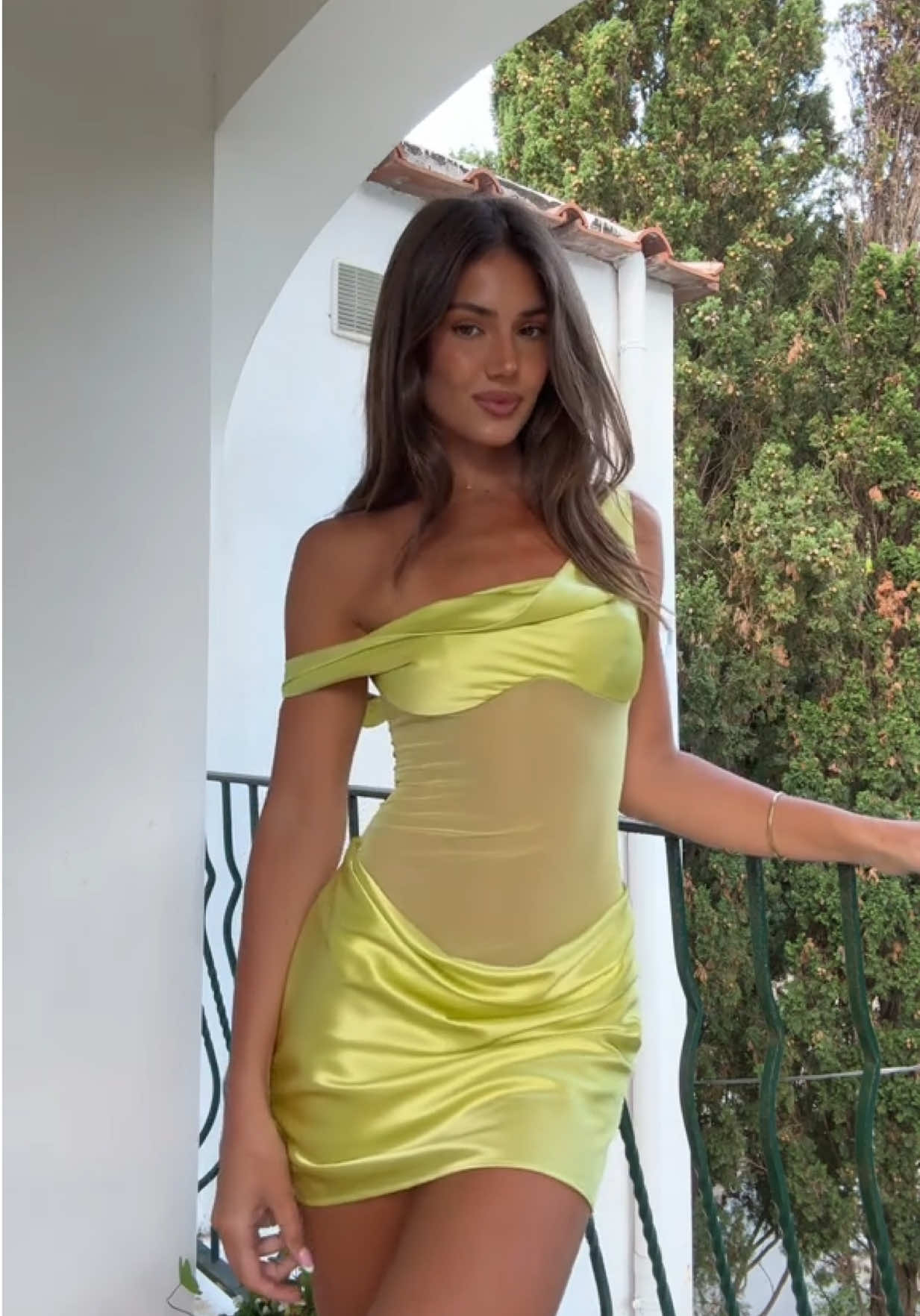 Arriving this week, and as seen on beautiful @Dekota Thompson 🔥 The Natalie Rolt Elodie mini in Chartreuse 💚 Available to hire in a size 3 (AU 12) ✨ Designer Dress Hire located in Deanside, VIC, 3336📍  Try On appointments available & Shipping Australia Wide  ✈️  #thedressnook #dresshireaustralia #dresshiremelbourne #dresshire #minidress #OOTD #natalierolt  