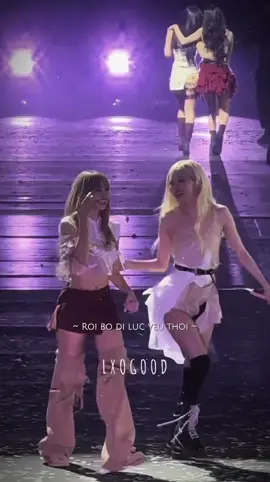 Paris thật kì diệu khi có em #licheang #chealisa #licheang🐿️🐥 