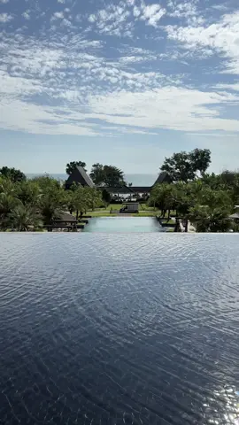Such a beautiful place and amazing hospitality. 😍🌊🌅 #anantaradesaru #anantara #desarucoast #johordarultakzim #beachvibes #sunsetsunrise #malaysia 