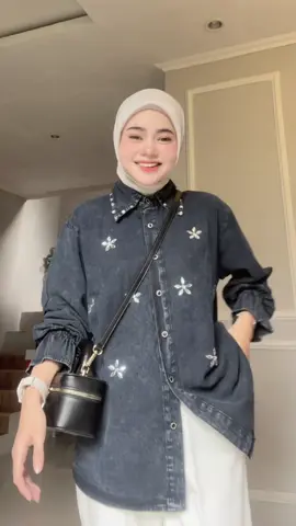 Rekomendasi kemeja jeans payet✨😚 #OOTD #outfitinspo #kemejajeans #kemejapayet #outfitkemeja #ootdhijab 