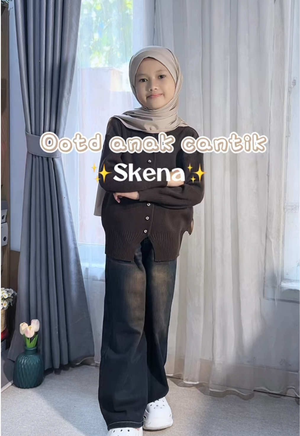 Lucu 🥰 #fyp #foryou #OOTD #ootdanakperempuan #outfitideas#outfitskena#cardigananak #cardiganrajut #celanagombrong 