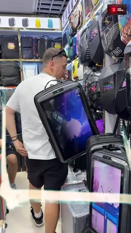 Рюкзак-телевизор!  Новинка из Китая