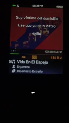 Respuesta a @luxo._  Enjambre - vida en el espejo 