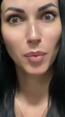 Тот, кто вас учит, – это больно. Но тот, кто вас меняет при этом, – это награда.  Судьбоносные  люди – те, с кем мы поднимаемся выше и становимся теми, кем нам предназначено стать.#fupシ 