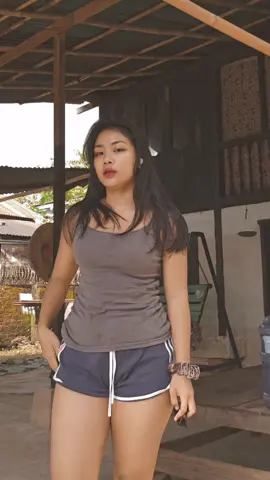 ဒီအချိန်မှာငြိမ်ငြိမ်နေတာကောင်းမလား😉