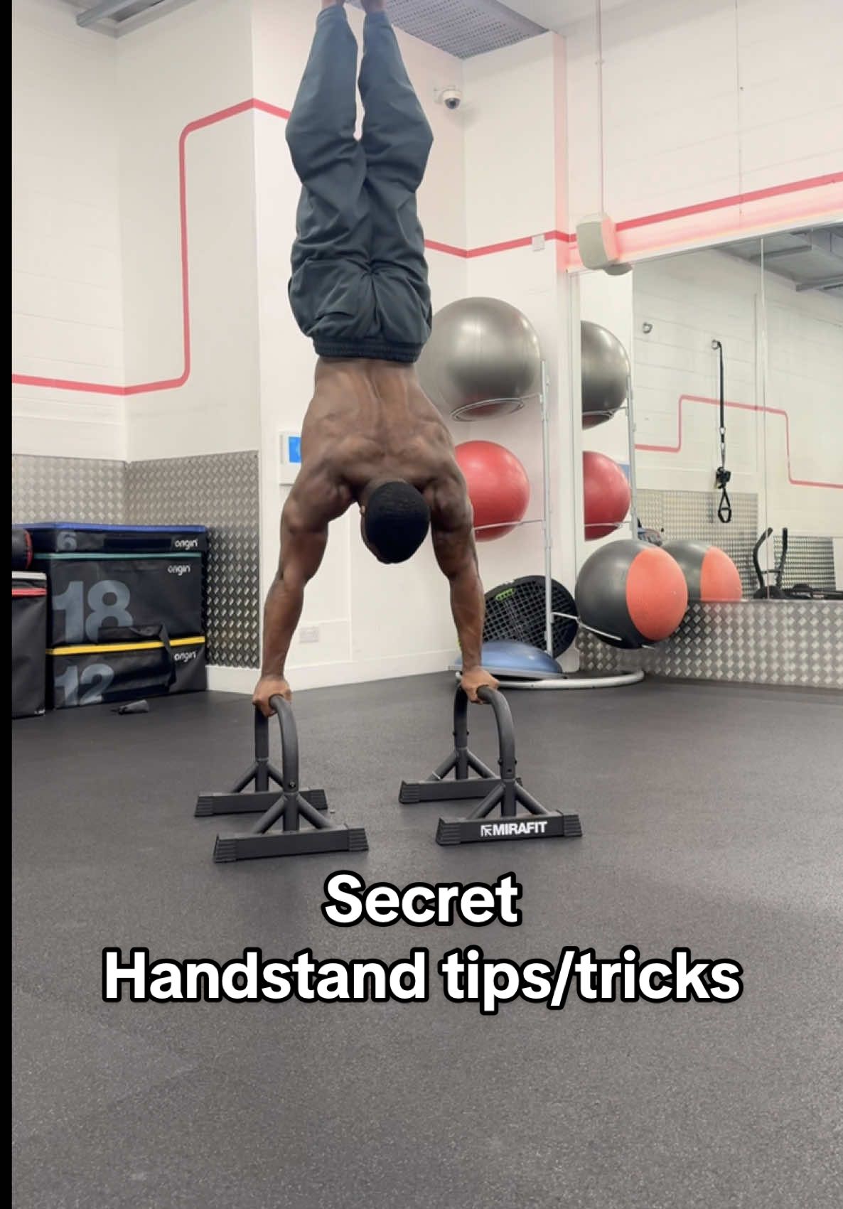 Mastering Handstands: Tips and Techniques for Beginners DM “LEVEL UP” for fast progress 1:1 coaching  Joggers from @YOUNGLA they are restocking August 5th use code TEDDY for 15% off - Detailed video programs in my bio📤 #handstands #shoulderstrength #corestrenght #pikepushups #Handstandtips 