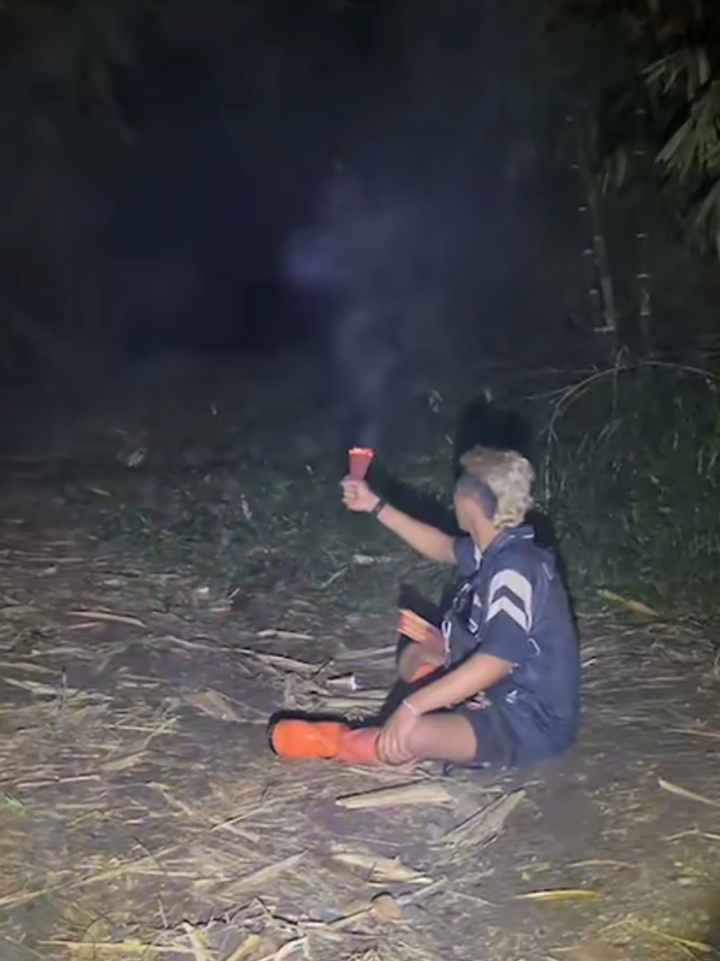 explore dimetris dilereng gunung merapi mondel & Riyan full sesi, full JP mengerikan 👹 ___________ jangan lupa bantu support dengan cara like, share, & follow akun : @DIMETRIS  ____________ #fyp #fypシ゚viral #dimetris #foryou #scary #hororindonesia #horoscope #bisikanceritahoror #tranding #horortiktok #horor #hororstory #explorehoror 
