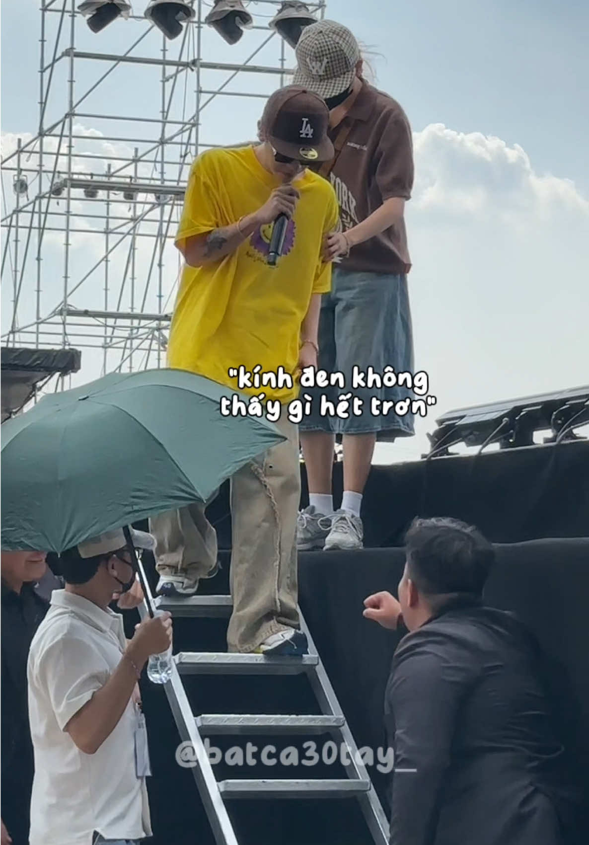 “vấp” nó thành cái thương hiệu😆 @Quang Hùng MasterD #quanghungmasterd #lequanghung #thenextliveconcert #trending 