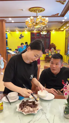 Ăn đi xong lại sang rủ anh Phú đi hát #tronghaisan 