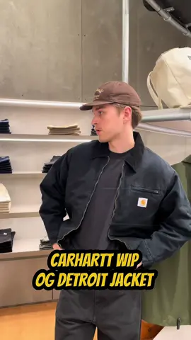 The black classic! 🦹🏻‍♂️ #carhartt #carharttwip #activejacket #og #brandon #brandonpant #landonpant #landon #fashion #fy #fyp #carharttworkwear #carhartthamburg #sweater #detroitjacket #detroit #ogdetroit #detroitjacket