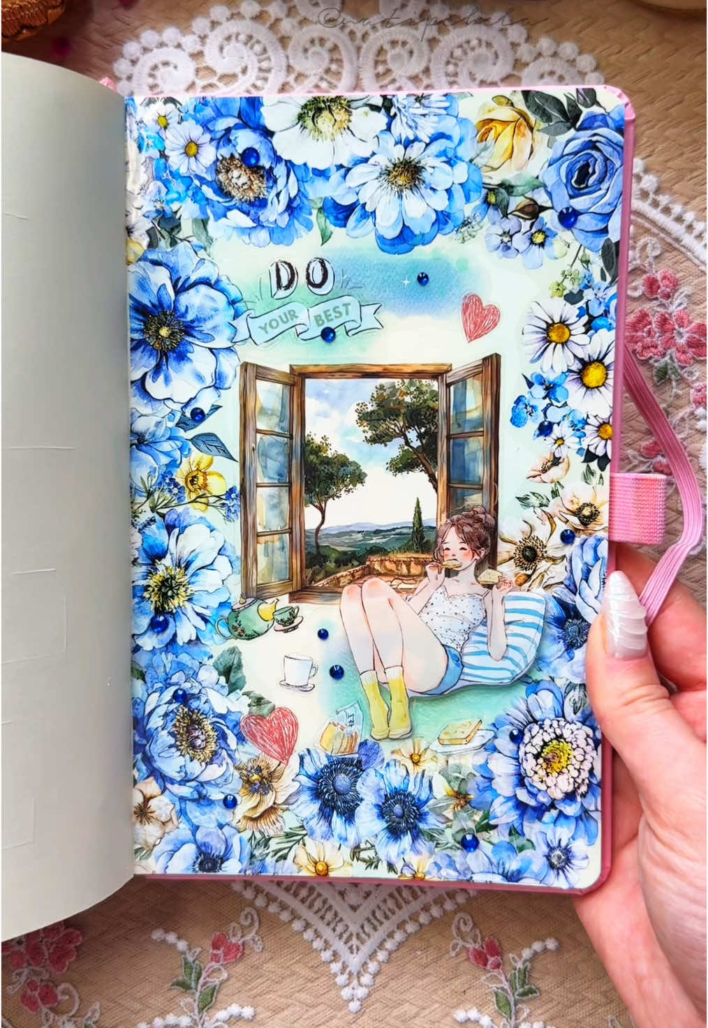 🩵💙 ASMR Journal Scrapbook with me  Flowers tape from @lblyxir  Window sticker from @DESK COSMOS  Girl sticker from @The Washi Tape Shop  Link to the stores in my bio. #relaxingvideos #fypviral #asmr #natipchela #scrapbooking #asmrvideo #journaling #stickers #creativejournal #scrapbookingideas #scrapbookingasmr #scrapbookwithme #journalwithme 