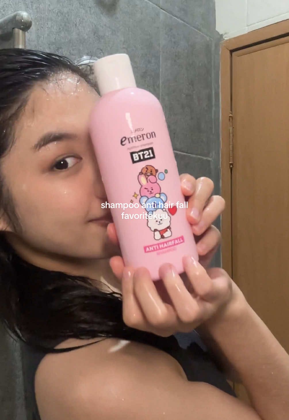 Rambut rontok? Not today deh! Aku abis cobain  Shampoo @Emeron Hair Care yang Emeron Special Edition BT21 ini wangi perfume korea yg pengen keramas tiap hari 🫧💜 Sekarang Udah tersedia di Indomaret juga! Jangan sampe keabisann!! #FlexYourHair #emeronshampoo