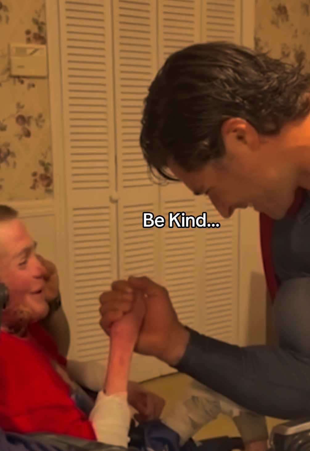 Small things change someone else's world…|🙏🌎 #kindness #sharelove #bekind #friendly #emotional 