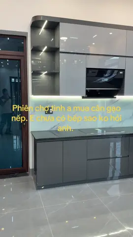 E ko cần lăn tăn về giá. Cầm hơn tám chục có cả đá rồi nha. 