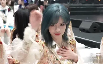 Bắt đầu cái chuyên mục đặc sản hàng năm này rồi đó #snh48group cre: 不想学英语