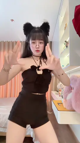 Đêm nào cũng mơ về ngày hạnh phúc 🤣🤣🤣 #xuhuong #trending #dance #dancechallenge #viral 