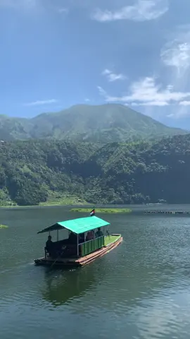 Telaga menjer #telagamenjer #dieng #diengwonosobo #perahu #perahukertas #telagamenjerwonosobo #danau #palestine #promoseruweekend #astrophile #wonderfulindonesia #viral #purbalingga #banjarnegara 