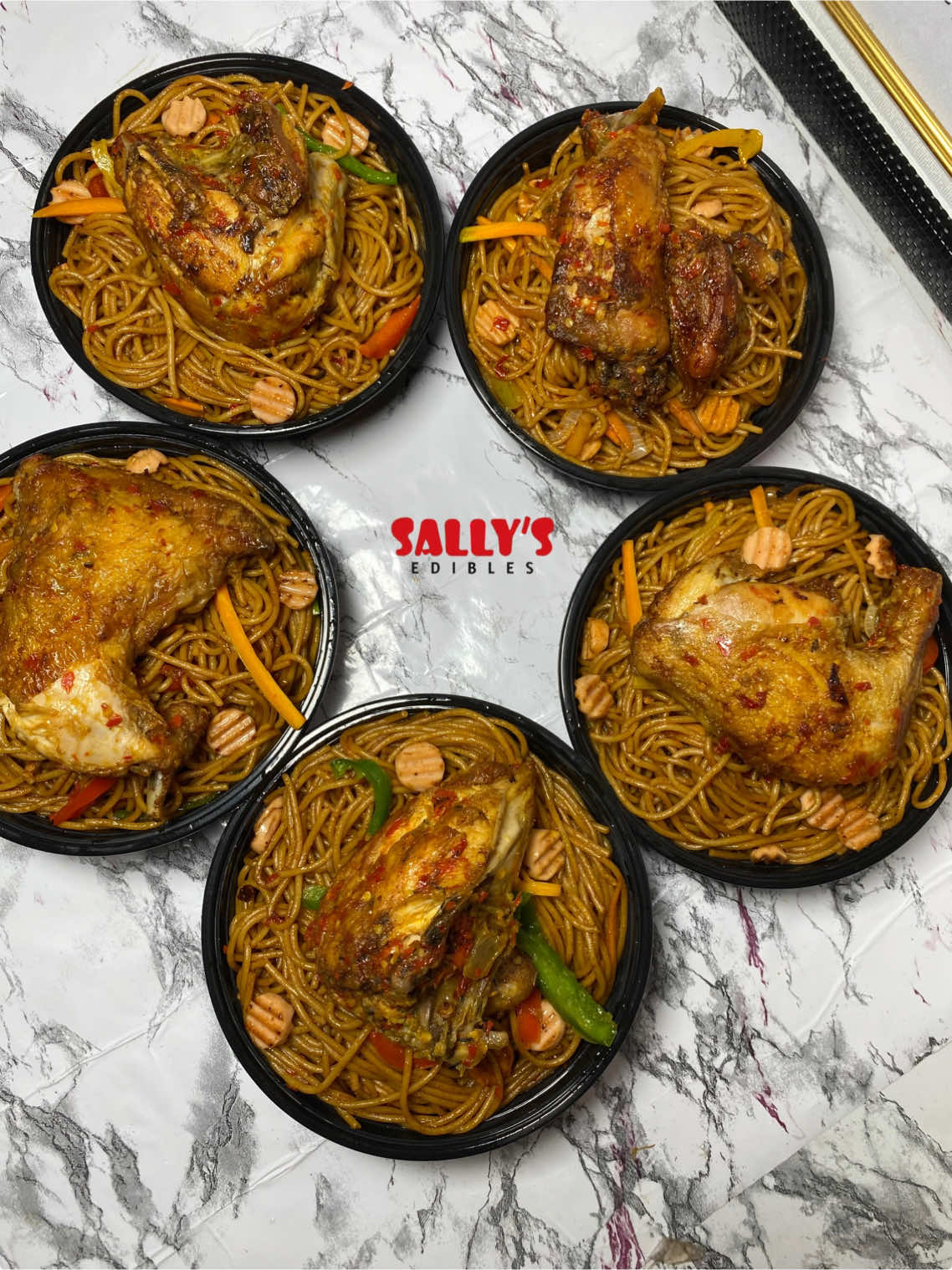 Stir fry spaghetti with sausage and chicken N5500 per plate MOQ 5plates Available on PREORDER  📍Oyo town WhatsApp: 080-27-65-17-50 #creatorsearchinsights #fyp #sallys_edibles #foryoupage #stirfry #spag #foodvendorinoyo #oyotown #oyo #lunchpack 