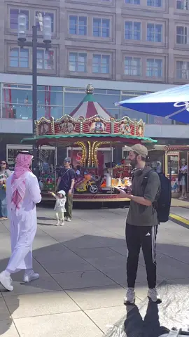 Money Habibi 🗿💵💵 #princehabibi #fyp #publicreaction #germany #berlin #money #rich 