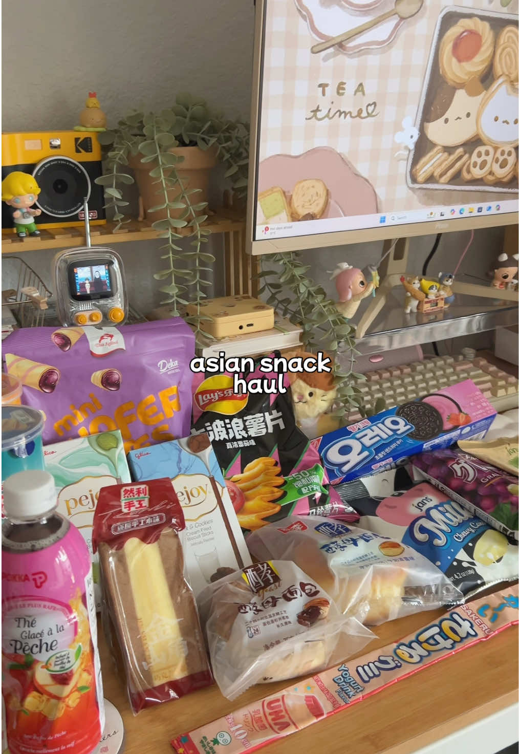 15 full sized asian snack variety!  which should i try first? 🤔💕 #asiansnacks #snackhaul #snackbox #tiktokshop #fypツ 