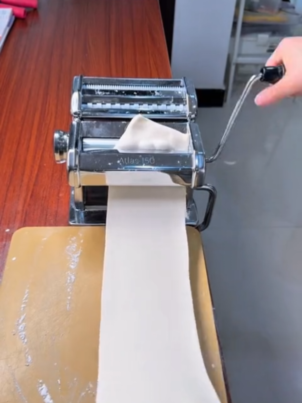 chek out penggiling mie yang lepas pasang ya bestie...  lebih lengkap 😍