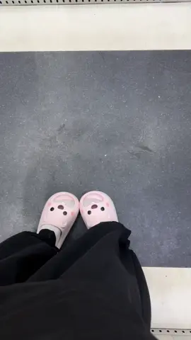 Đôi dép #loopy màu hồng này cute nha #depxinh #xuhuong 😂😂
