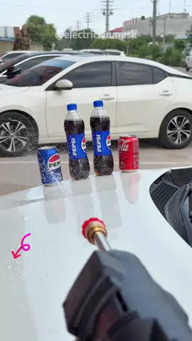 Una gran pistola de lavado de automóviles portátil con batería de litio.#tool #tiktokshop #diyer #carwash #carwashgun #carwashingmachine #carcleaning 