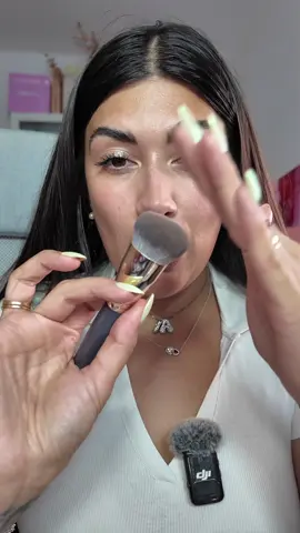 No apliques así tu base de maquillaje ❌ te enseño a aplicártela como una maquilladora profesional✨ #makeup #maquillaje #makeuptips #beauty #beautytips #makeuptok #trucosmaquillaje #maquillajetutorial #basedemaquillaje #aprendeamaquillarte #productosvirales #makeupviral #andreaamakeup 