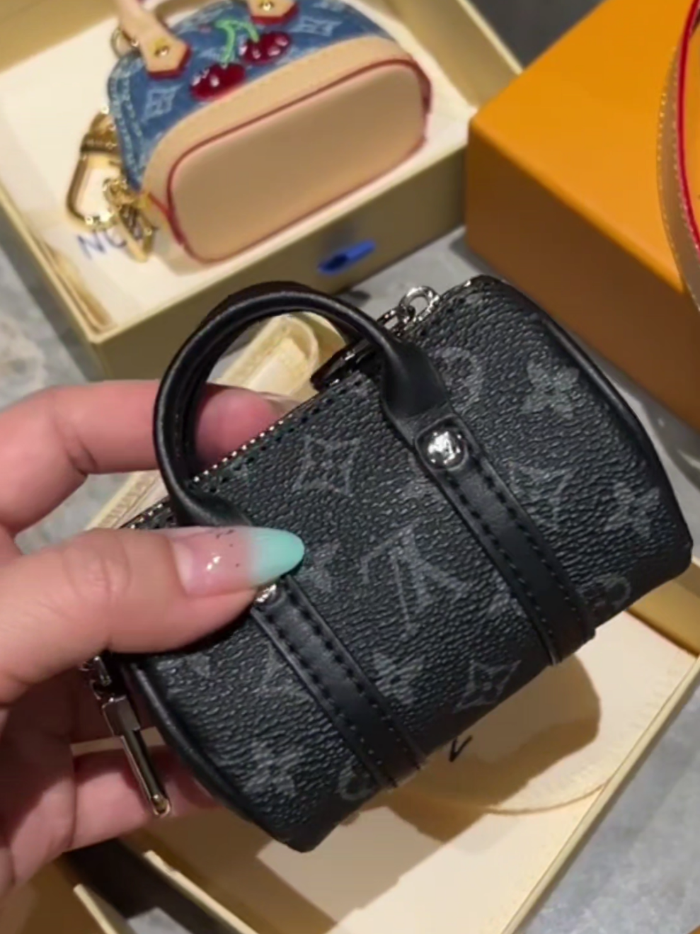 minispeedy#boujeeonabudget #boujeefinds #boujee #minispeedy #mininano #miniluxurybags #usa #usa🇺🇸 #usa_tiktok #minibag #minibagcollection #whatsinmybag 