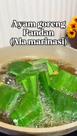 Ayam goreng pandan (ala marinasi) Walaupun baru pertama kali bikin langsung ketagihan sama resep ayam goreng yang satu ini . Bumbu nya meresap ,juicy karna pake bagian paha yang di fillet ,juga wangi pandan nya yang semerbak bikin mood banget buat makan😍 Cobain juga yuk ! Oh ya untuk ayamnya dimarinasi dulu selama 30 menit dan di goreng selama 8 menit dengan api kecil . Happy cooking ! 🫶🏻 #masakansimple #masakanrumahan #masakanindonesia #menuharian #menusimple #resepsatset #ayamgorengpandan 