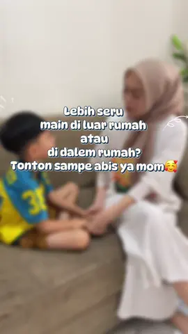 Main di luar atau di dalam rumah, kulit anak tetap butuh perlindungan! Aku selalu sedia Beeme Honey Sunscreen Lotion setiap hari ☀️🍯 Teksturnya ringan, cepat meresap, dan aman untuk kulit sensitif 🌼✨ @Beeme Official  #SediaBeemeDirumahMu #BEEMEEveryStepWithYou #SmartParentsPakaiBeeme 