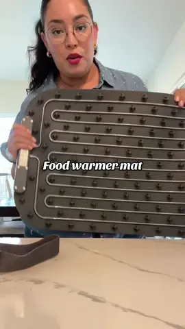 I swear by this warming mat. 🤌🏼 #foodwarmer #hostingtips #hostingathome #hosting #food #warmingmat #foodwarmingmat #kitchenaccessory 