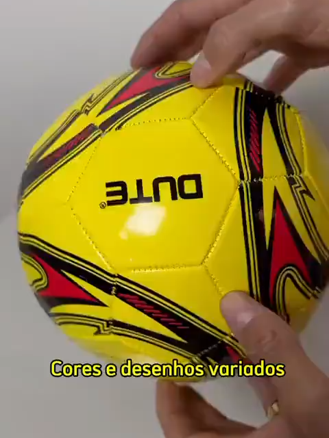 Kit Bola de Futebol + Bomba de Ar Manual Portátil Para Encher Bola Tamanho Oficial Couro Sintético. As crianças vão adorar sair para brincar, desenvolver habilidades motoras e fazer novas amizades! ‍️ #futebol#achadinhos#achadinhosshopee#presentes#clubles#crianças Comente EU QUERO que te envio o link!