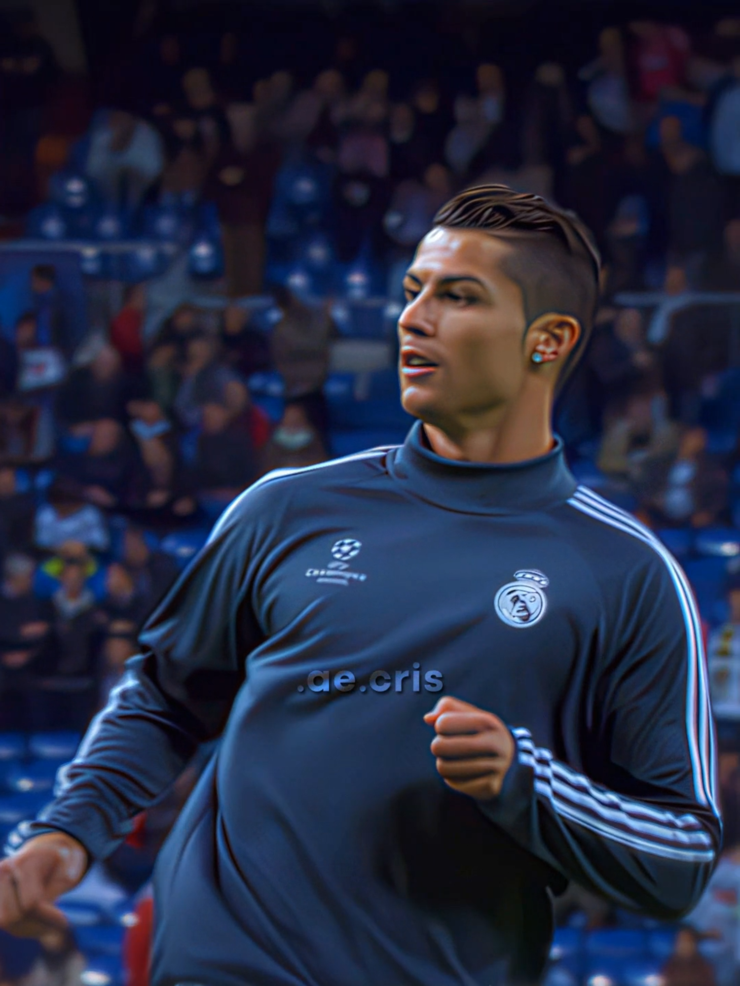 If you want quality like this payhip in bio // ib: @vxmos_aep // tags: #edit #haircut #ronaldo #portugal🇵🇹 #fyp #smoothedit #smooth #realmadridfc