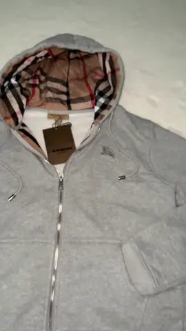 😍😍.                                                            #burberry #zipup #designer #outfitinspo #fürdich #pourtoii #fashion #fyxzbca #fyp 