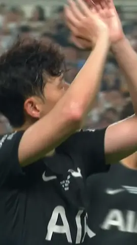 An emotional moment as Sonny exits the pitch in Seoul 🥹🇰🇷