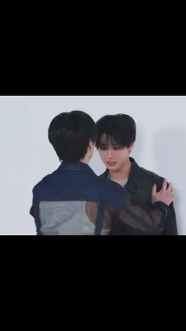 I’m totally normal about the fact that Han wanted to be pinned against the wall 🙂🙂🙂🙂🙂 #minsung #leeknow #hanjisung #straykids #skz #fyp 