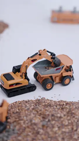 Lately, I’ve been playing with this mini RC construction vehicle set, and it’s just so much fun—it’s like I gave myself a job at home! #rcexcavator #miniexcavator #toydumptruck#rccar #bluecollar 