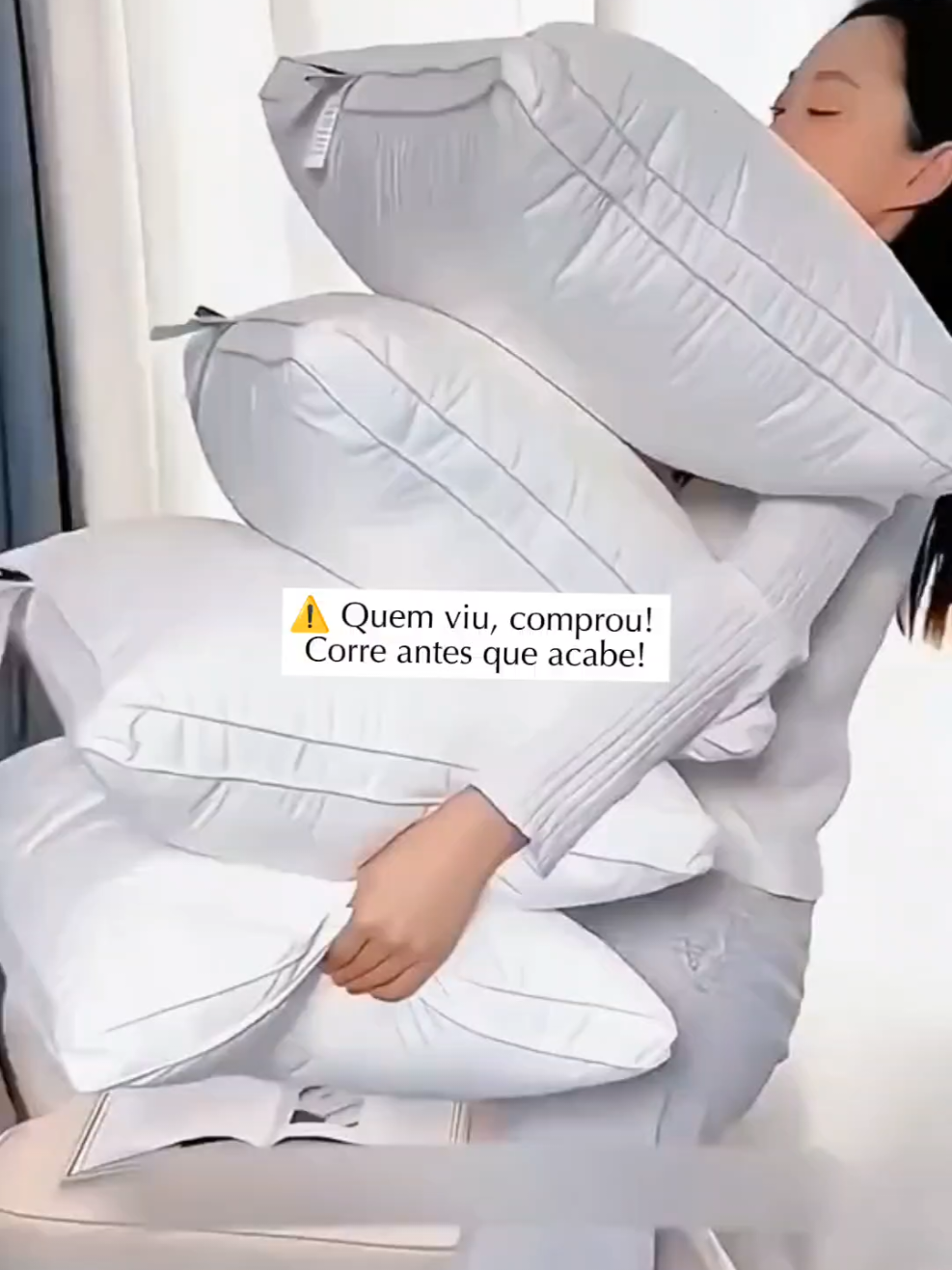 Esse é o melhor travesseiro que já usei! Bonito, confortável e com aquele toque de hotel cinco estrelas. De verdade, nunca mais quero saber de outro. #travesseiro #tiktokshop #dormir 