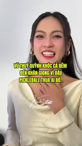 Chưa ai an ủi cổ hết nè #kenhquaysao #showbiznewsbykenhquaysao #TikTokGiaiTri #82X #HIEUQUAKEP #DEPX2 #VuThuyQuynh 