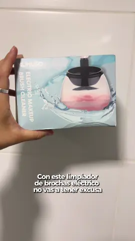 Esto gira más que todas nosotras tratando de justificar otra compra innecesaria 💅  Solo necesitás un poco de agua y tu limpiador favorito. ¡Sin ensuciar todo el baño!  #MumusoUruguay #MumusoLovers #MumusoTeHaceLaVidaMásFácil #TikTokUruguay 