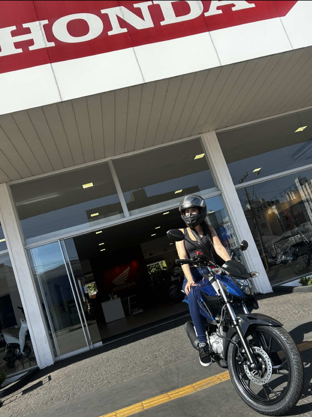 Sonho realizado graças ao meu Deus 🙏🏻❤️ Minha tão sonhada 0 km 🥹 #CapCut #honda #conquista #fan160 #fan2025 #sonhorealizado #consorciohonda #contemplaçãoconsorcio 