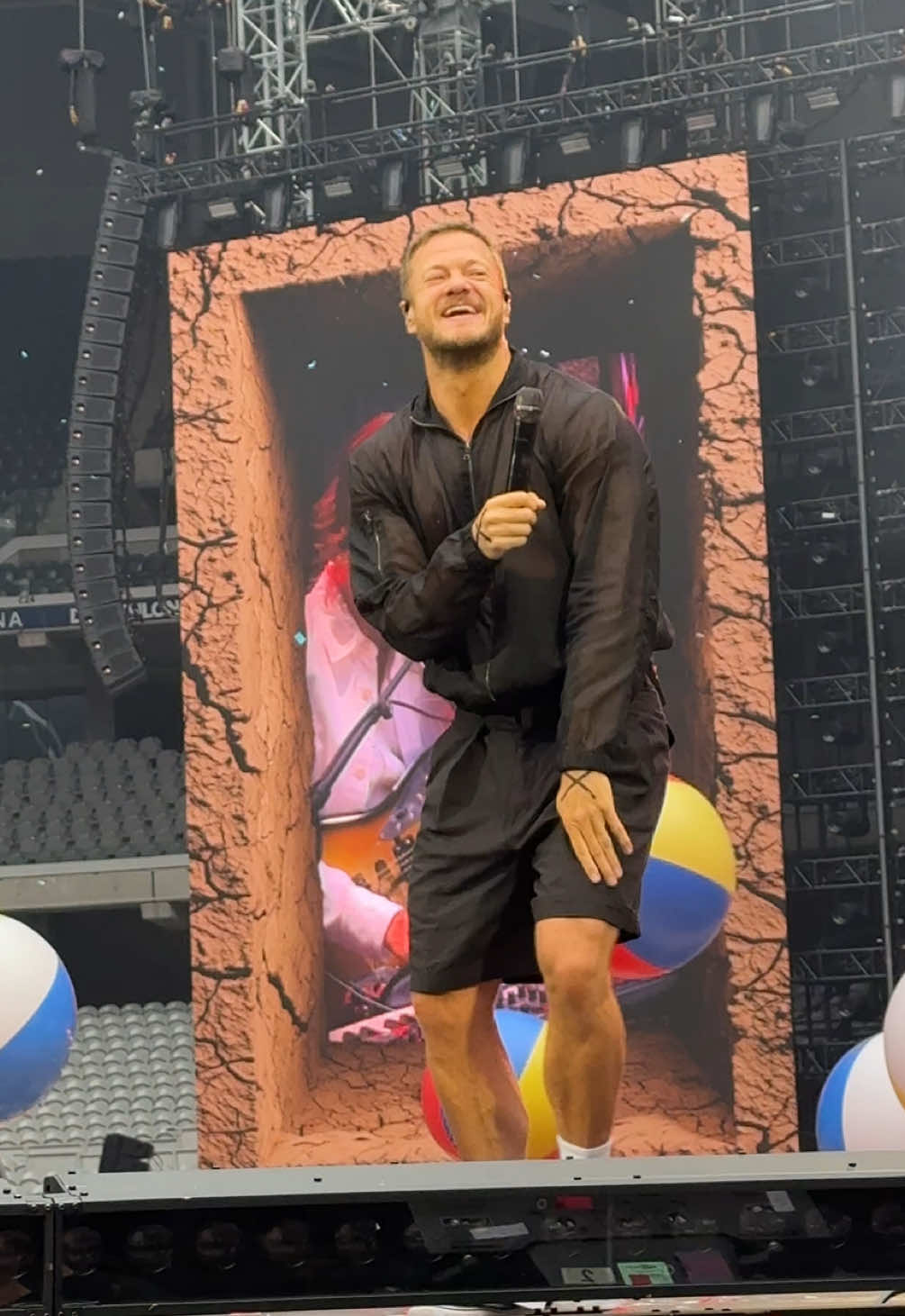 Imagine Dragons - Shots live, Lille, France 23 July #imaginedragons #danreynolds #loomtour #imaginedragonsconcert #stadepierremauroy #lille #shots